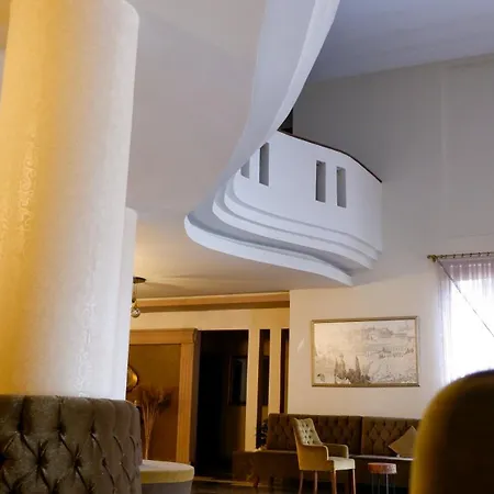 Labella Hotel 2*